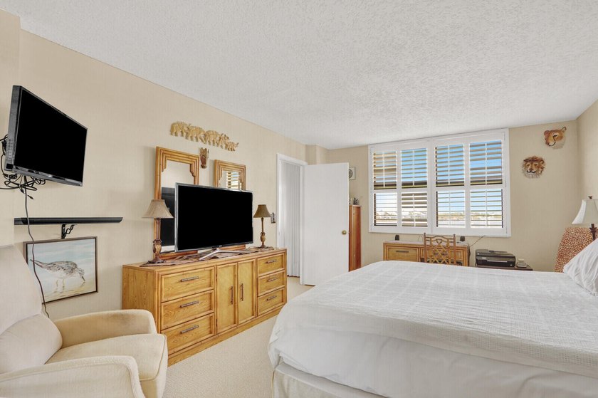 Experience Jupiter's ultimate coastal lifestyle in this - photo 17