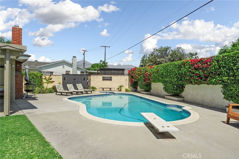 Nestled at the end of a peaceful cul-de-sac in one of Redlands' - photo 24