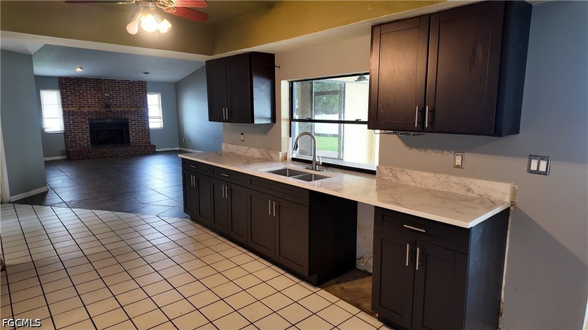 Perfectly situated just minutes from I-75, Southwest Florida - photo 7