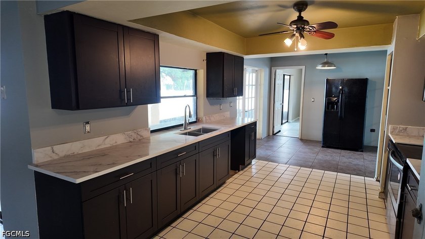 Perfectly situated just minutes from I-75, Southwest Florida - photo 8