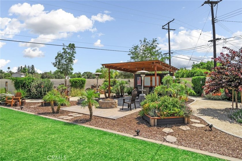 Nestled at the end of a peaceful cul-de-sac in one of Redlands' - photo 29