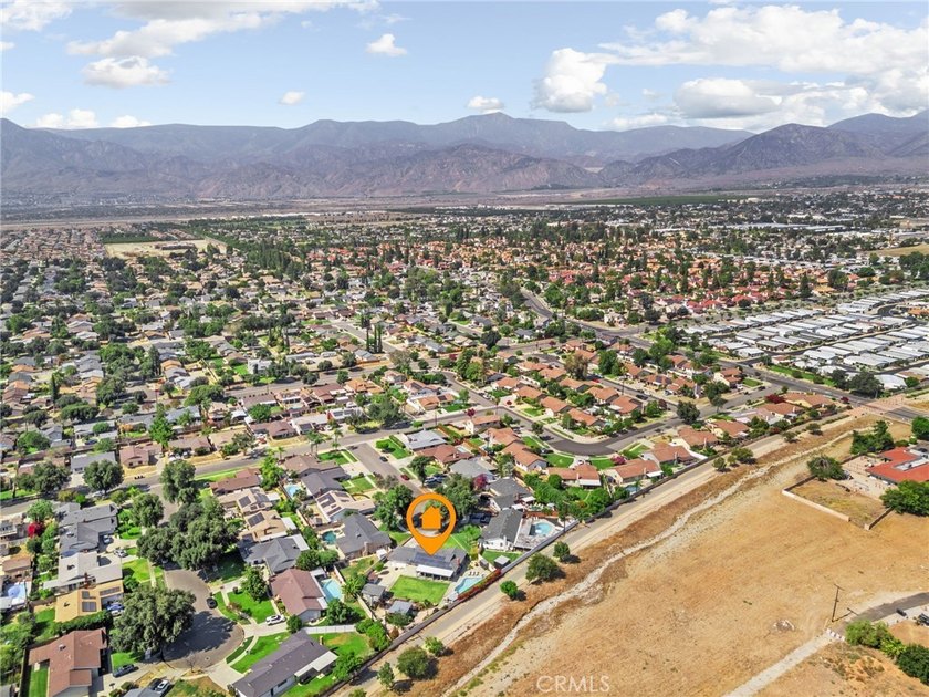 Nestled at the end of a peaceful cul-de-sac in one of Redlands' - photo 41