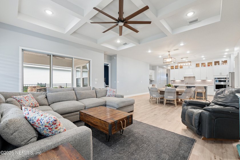 Welcome home to this thoughtfully designed Craftsman residence - photo 8