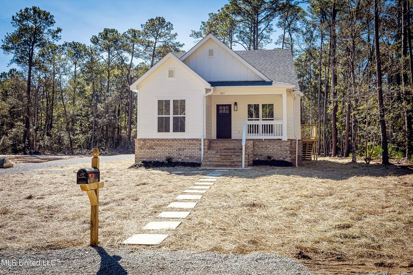 Welcome home to this beautiful new construction in Ocean - photo 4