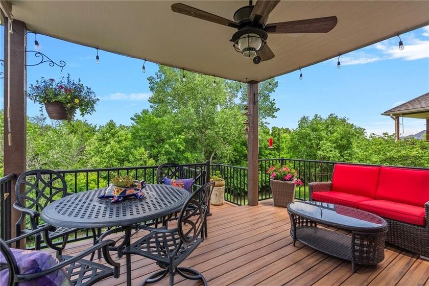 ENJOY EASY LIVING IN THE CREEKMOOR VILLAS! This impeccably - photo 38
