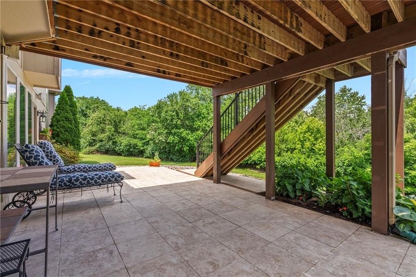 ENJOY EASY LIVING IN THE CREEKMOOR VILLAS! This impeccably - photo 42