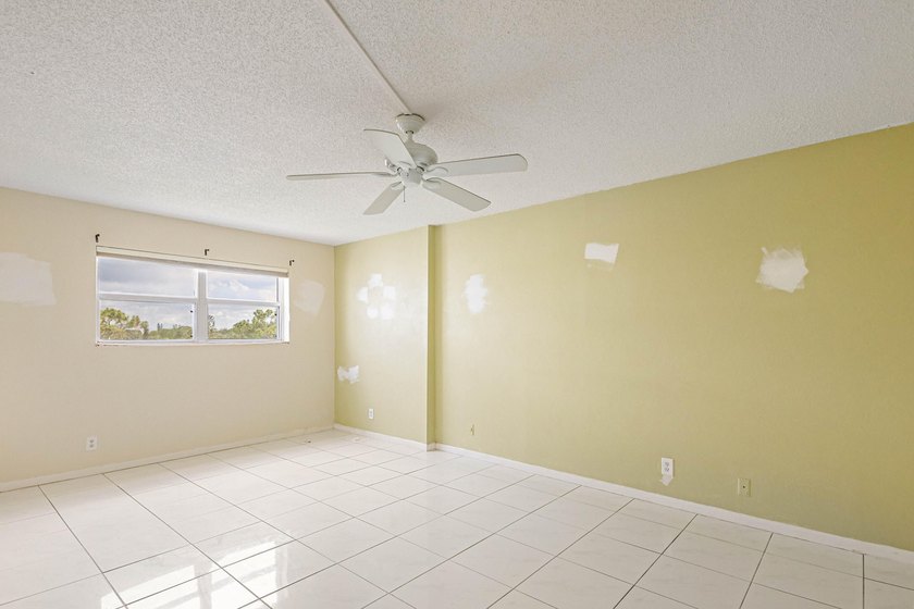 YOUR CHANCE TO BUY AT THE RIGHT PRICE &amp; REFRESH WITH YOUR OWN - photo 10