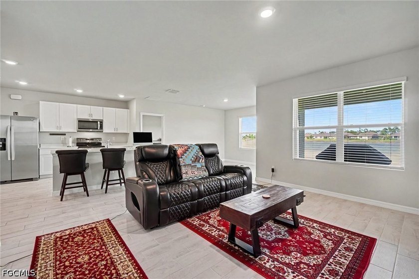 SELLER IS OFFERING 1 YEAR HOME WARRANTY! ARE YOU LOOKING FOR - photo 3