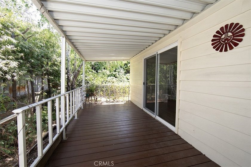 Beautiful and large 2 bedroom 2 bath home located in desirable - photo 4