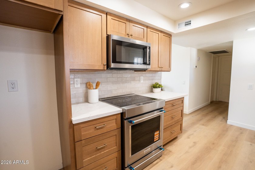 Why settle for outdated when you can have practically brand new? - photo 11