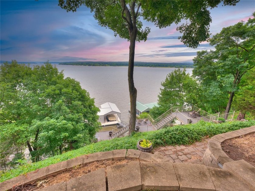 Experience the ultimate lakefront lifestyle at this beautifully - photo 4