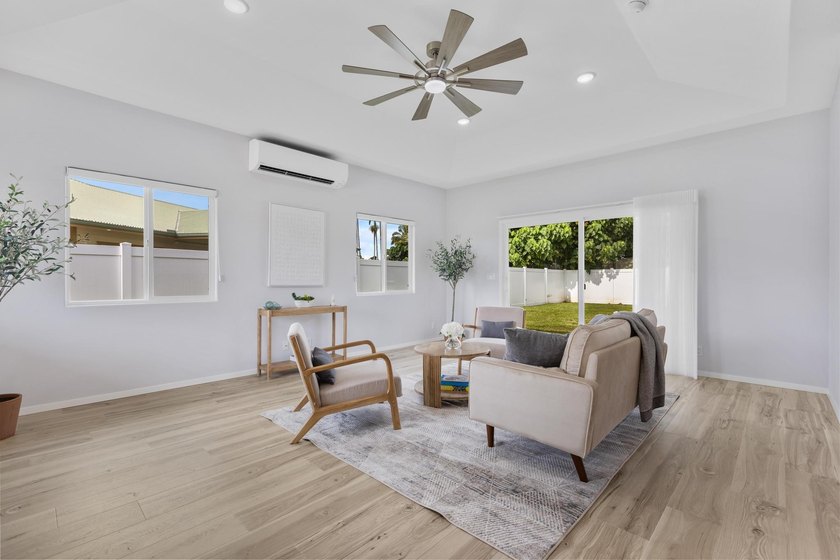 New construction with sophisticated modern finishes and a soft - photo 4