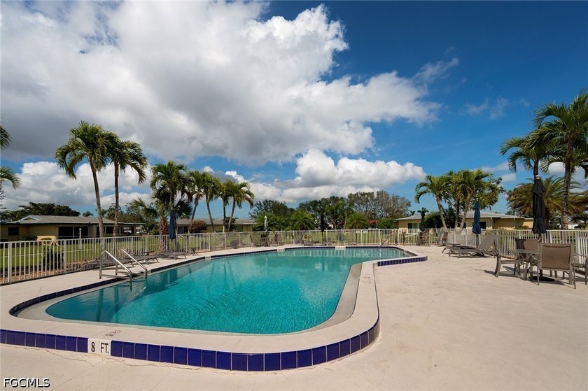 Beautifully renovated, spacious home featuring an open-concept - photo 3