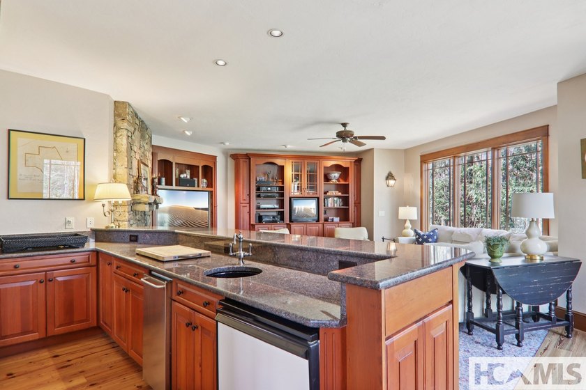 Discover a remarkable residence that embodies timeless mountain - photo 15