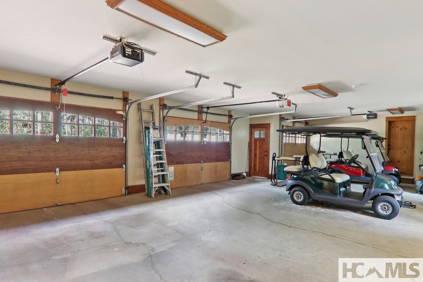 Discover a remarkable residence that embodies timeless mountain - photo 40