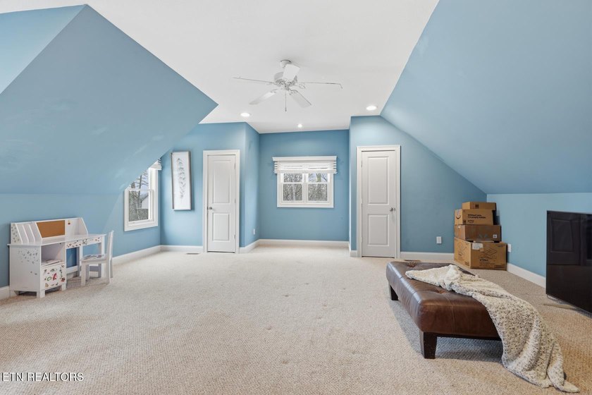 Private Estate on 20+ Acres | 4-Bedroom Home with Bonus Room - photo 15