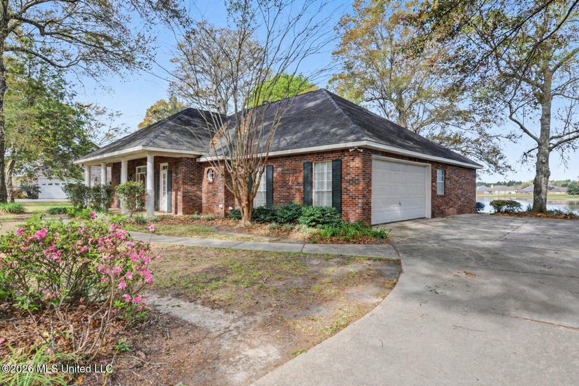 This beautiful home showcases a thoughtfully designed layout - photo 12