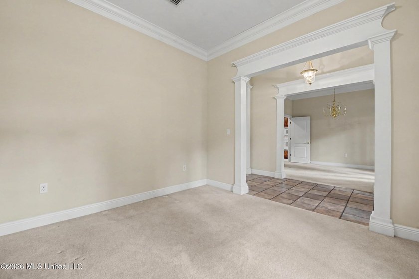 This beautiful home showcases a thoughtfully designed layout - photo 15