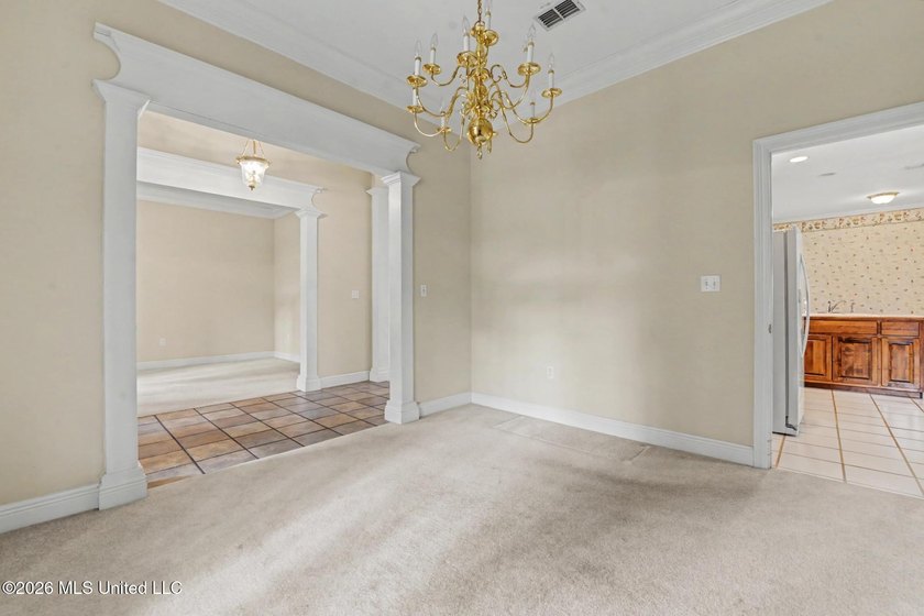 This beautiful home showcases a thoughtfully designed layout - photo 21