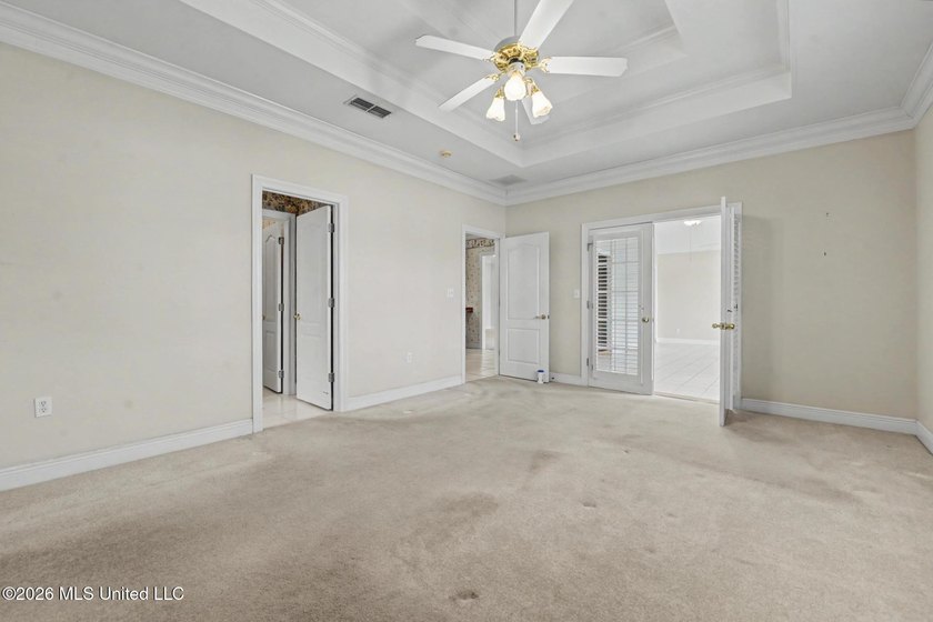 This beautiful home showcases a thoughtfully designed layout - photo 23