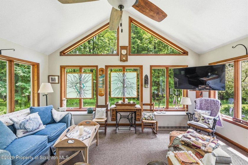 Welcome to 364 Idlewild Lane, a beautifully maintained home - photo 11