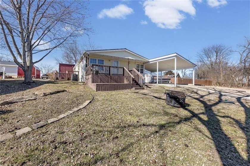 UNBEATABLE VALUE IN LINN VALLEY LAKES! Discover your dream - photo 5