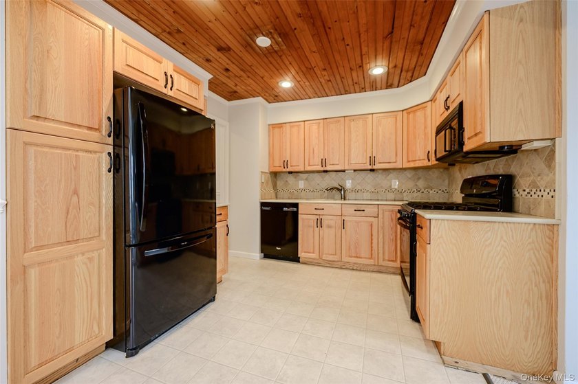 Nestled in the highly desirable Canals section of Long Beach - photo 15