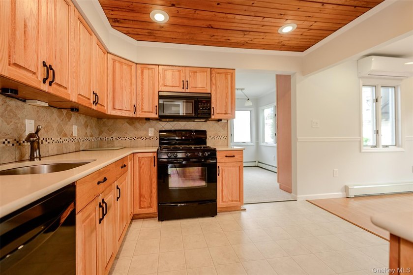 Nestled in the highly desirable Canals section of Long Beach - photo 16