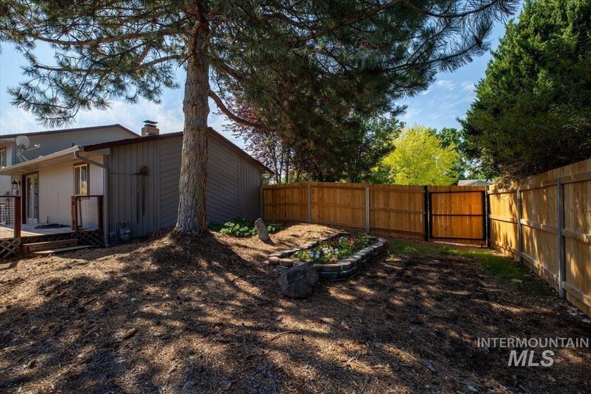 Location Location! This corner lot, brick home lives larger than - photo 31