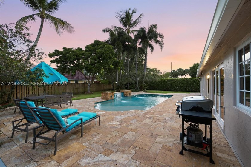 A RARE OPPORTUNITY to own a truly TURNKEY 4 BED + OFFICE, 2.5 - photo 31