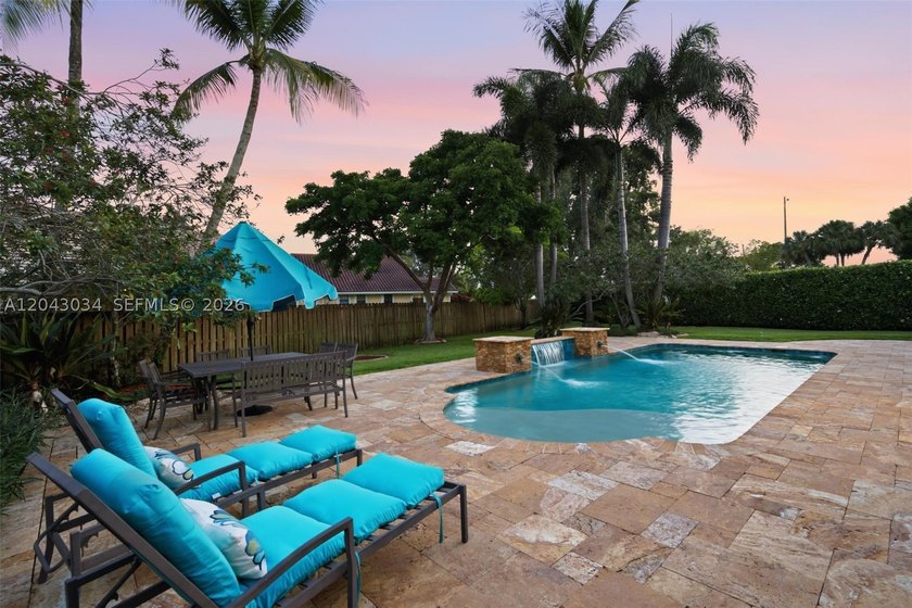 A RARE OPPORTUNITY to own a truly TURNKEY 4 BED + OFFICE, 2.5 - photo 33