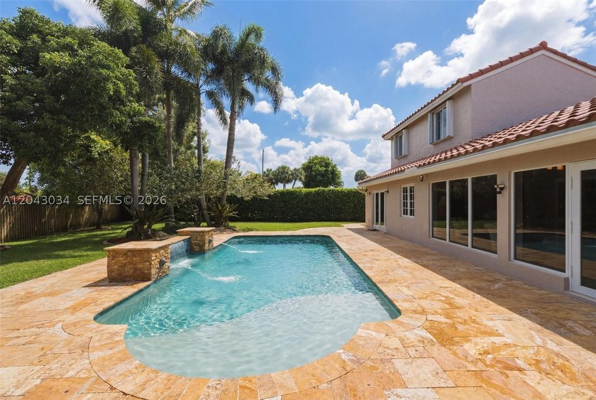 A RARE OPPORTUNITY to own a truly TURNKEY 4 BED + OFFICE, 2.5 - photo 34