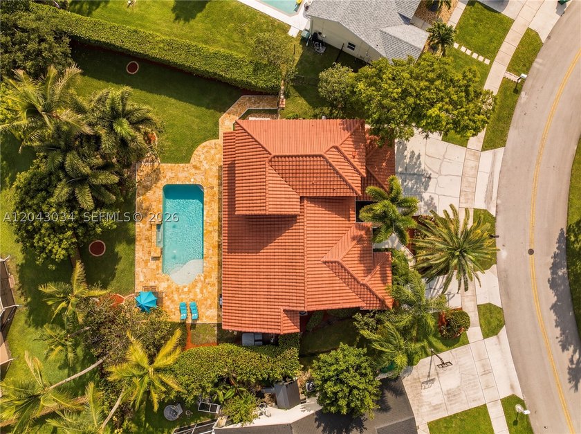 A RARE OPPORTUNITY to own a truly TURNKEY 4 BED + OFFICE, 2.5 - photo 44