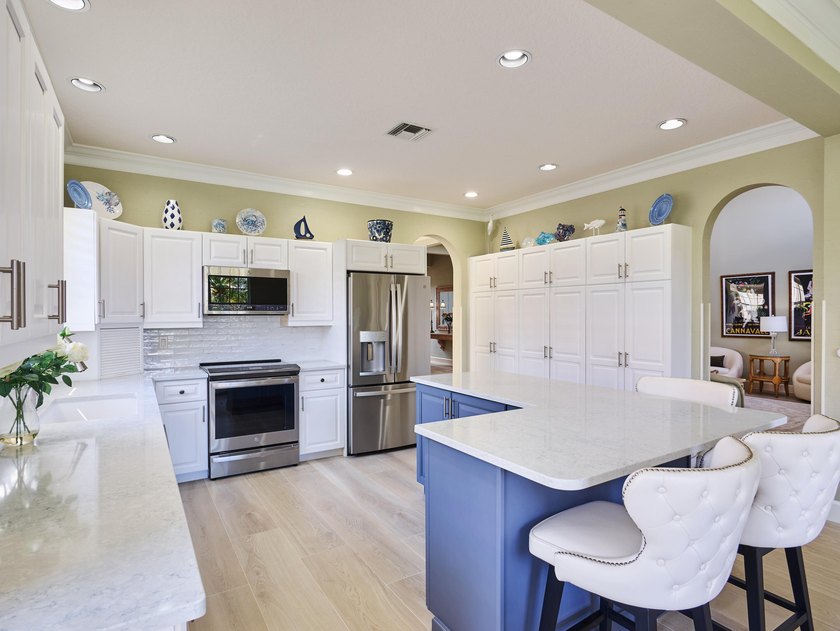 Welcome to 3398 Southern Cay Drive in the sought-after community - photo 12