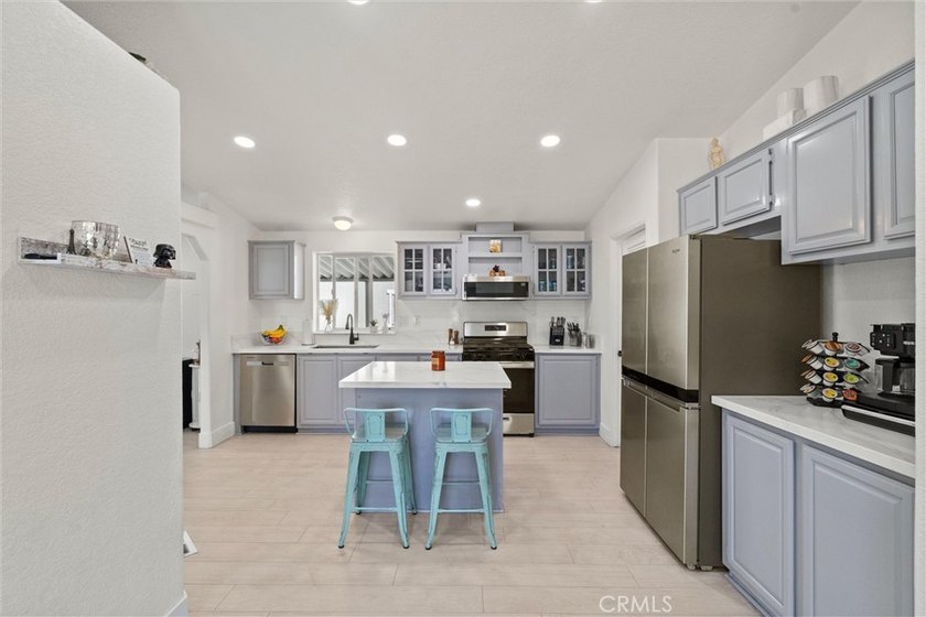 Welcome to coastal living at its best in this beautifully - photo 16