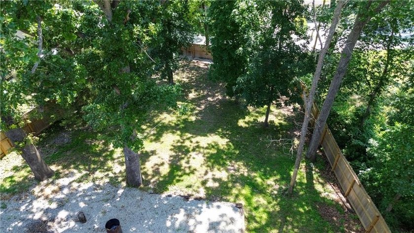MOTIVATED SELLER-BRING YOUR OFFER! Why pay lakefront prices when - photo 4