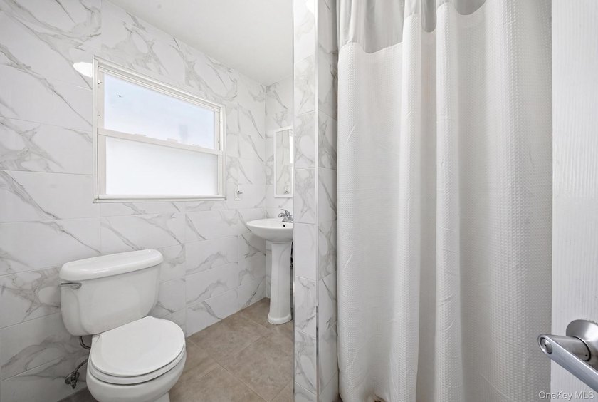 Experience the best of Port Washington in this beautifully - photo 14