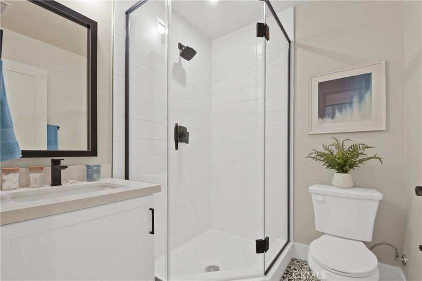 North Pointe is a boutique community of 24 thoughtfully designed - photo 5