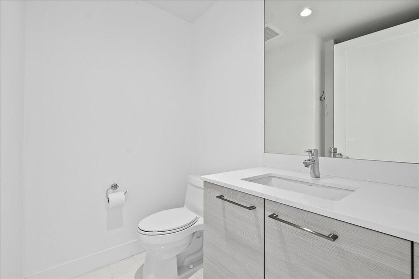 Luxury waterfront living in the heart of North Palm Beach. This - photo 30