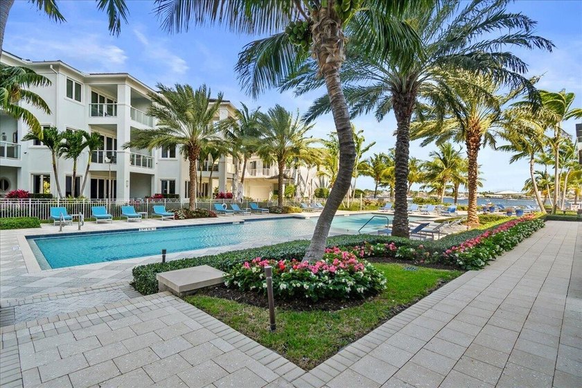 Luxury waterfront living in the heart of North Palm Beach. This - photo 38