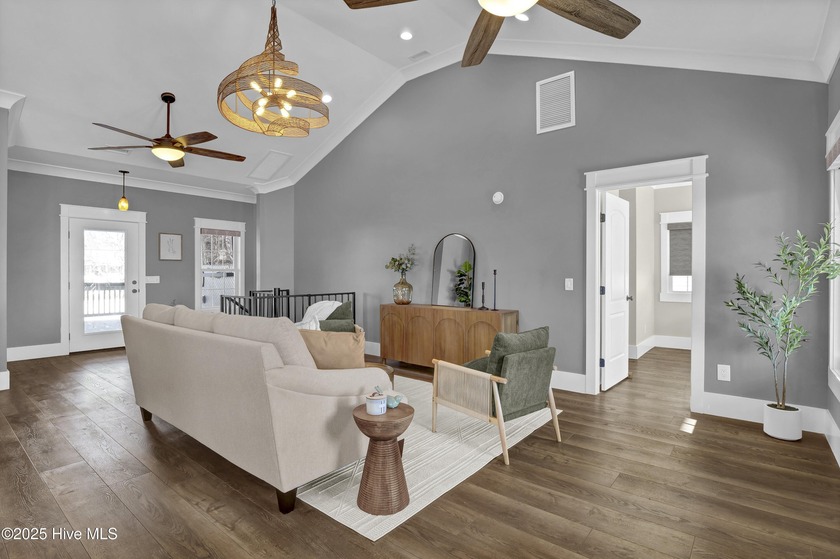 6 BEDS, 4 BATHS, 3008 sqft! This home lives far larger than - photo 13