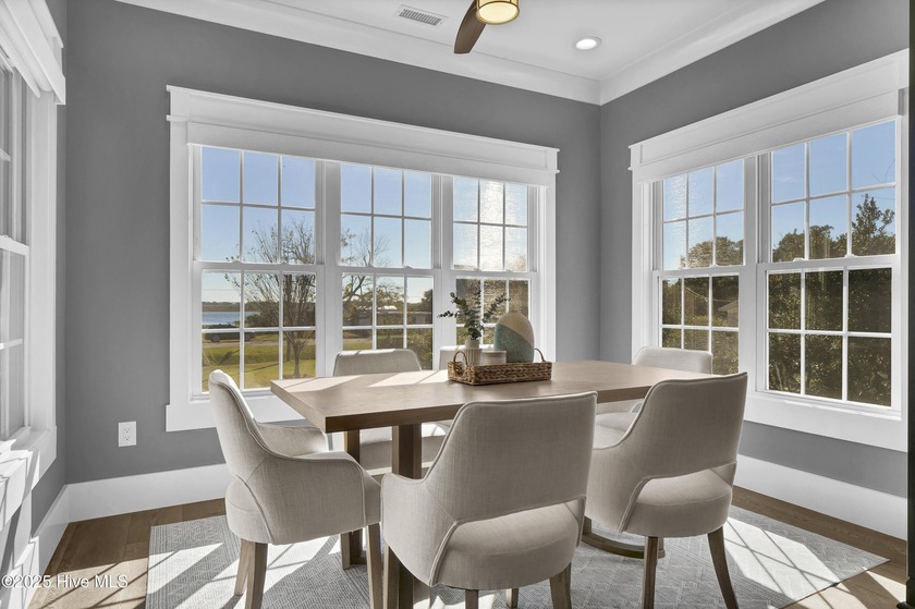 6 BEDS, 4 BATHS, 3008 sqft! This home lives far larger than - photo 21