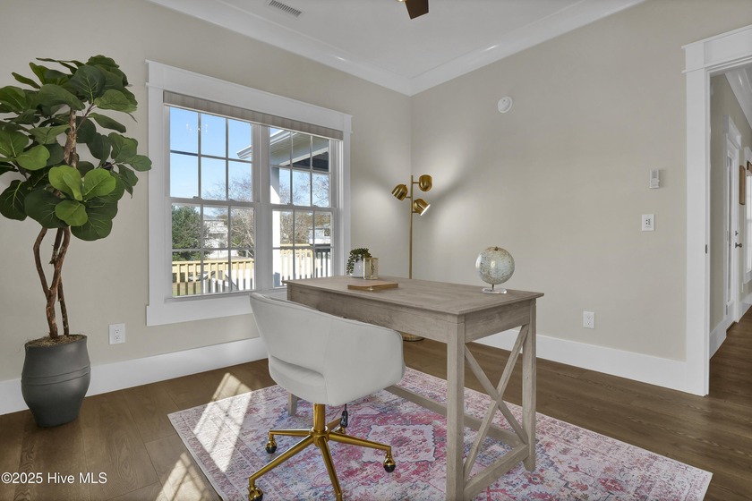 6 BEDS, 4 BATHS, 3008 sqft! This home lives far larger than - photo 31