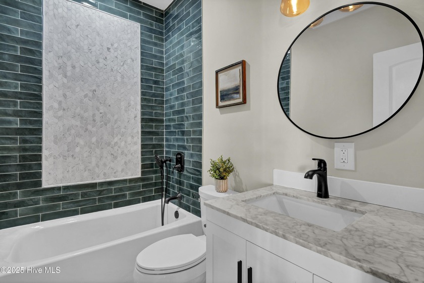 6 BEDS, 4 BATHS, 3008 sqft! This home lives far larger than - photo 34
