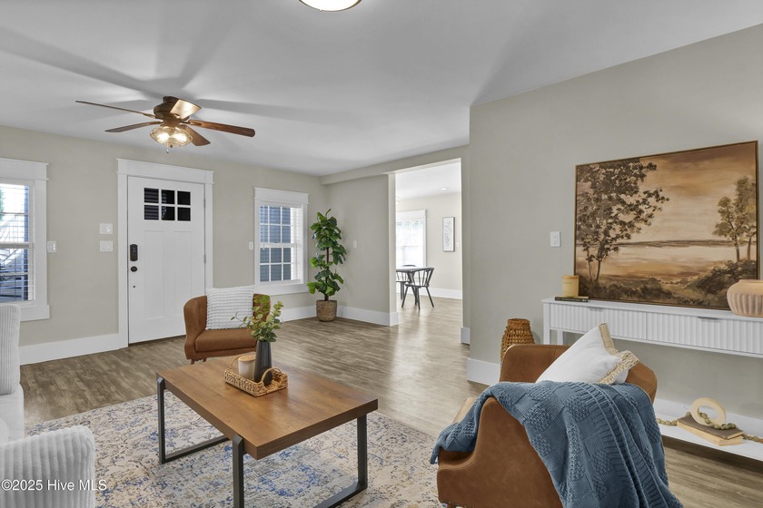 6 BEDS, 4 BATHS, 3008 sqft! This home lives far larger than - photo 37