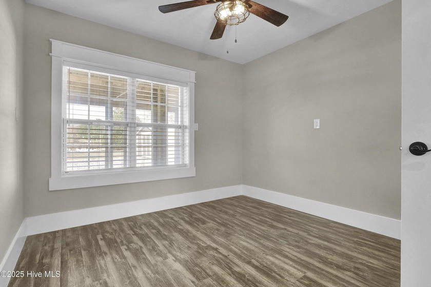 6 BEDS, 4 BATHS, 3008 sqft! This home lives far larger than - photo 43