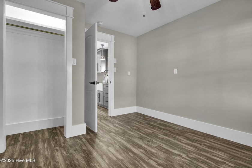 6 BEDS, 4 BATHS, 3008 sqft! This home lives far larger than - photo 44