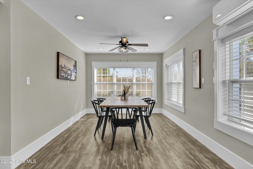 6 BEDS, 4 BATHS, 3008 sqft! This home lives far larger than - photo 45