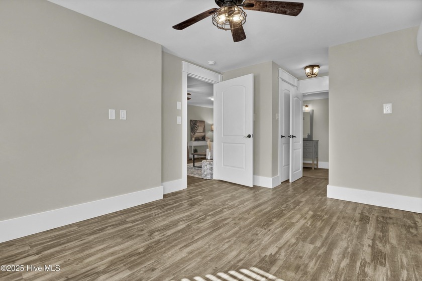 6 BEDS, 4 BATHS, 3008 sqft! This home lives far larger than - photo 47