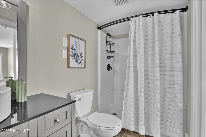 6 BEDS, 4 BATHS, 3008 sqft! This home lives far larger than - photo 49